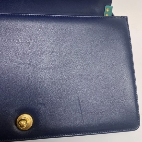 Chanel New Medium Boy Bag Navy Quilted Calfskin - Picture 6 of 8